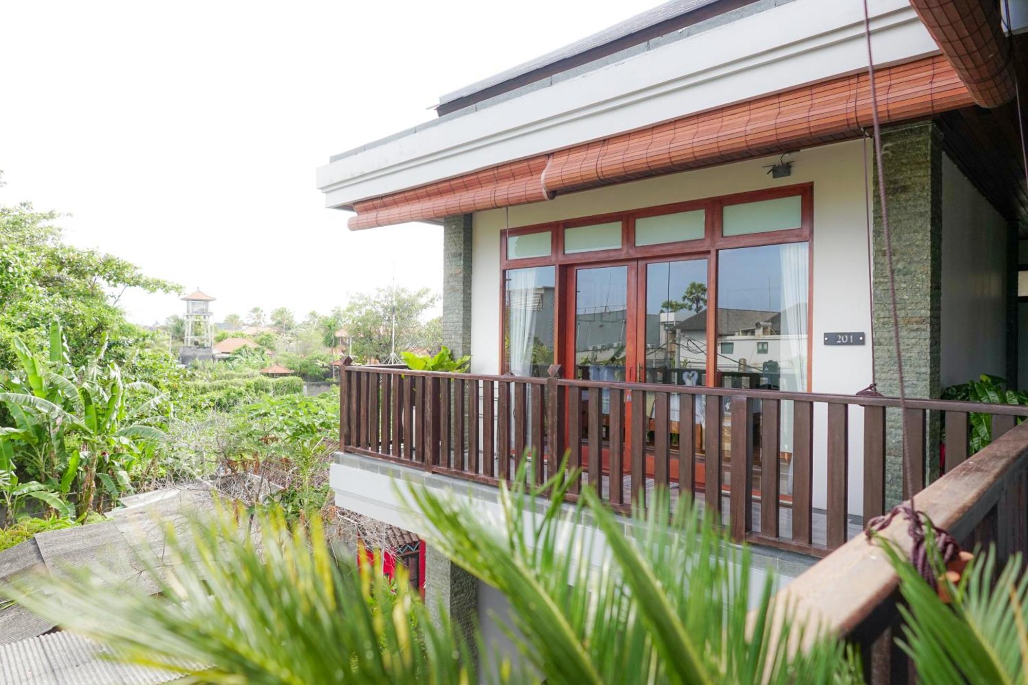 Tropical Beach House Bali Seminyak  Exterior photo